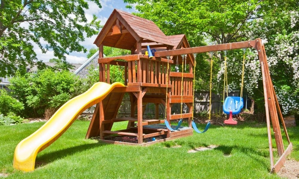 outdoor-swingsets