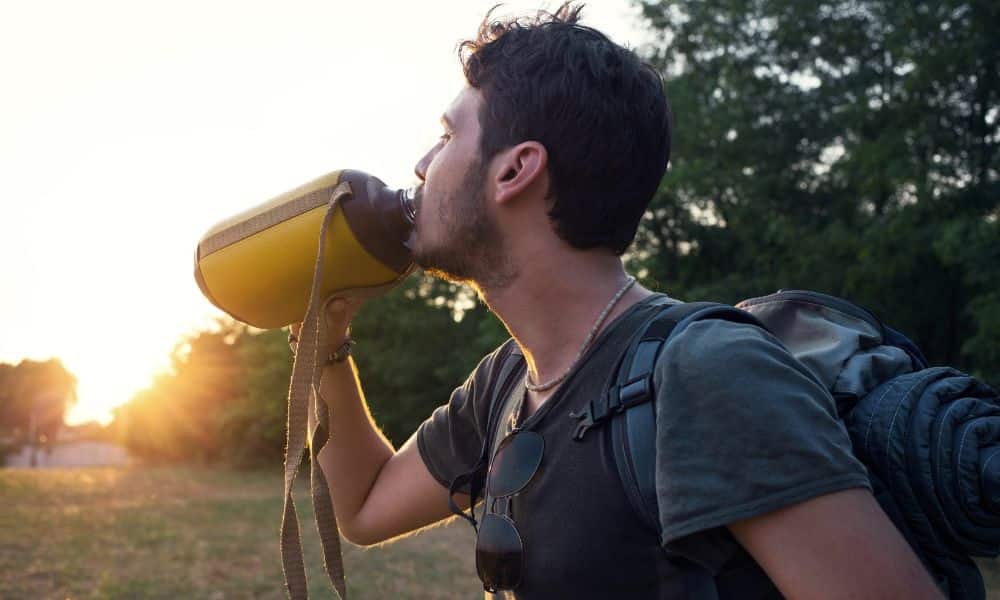 drinking-water-backpacking